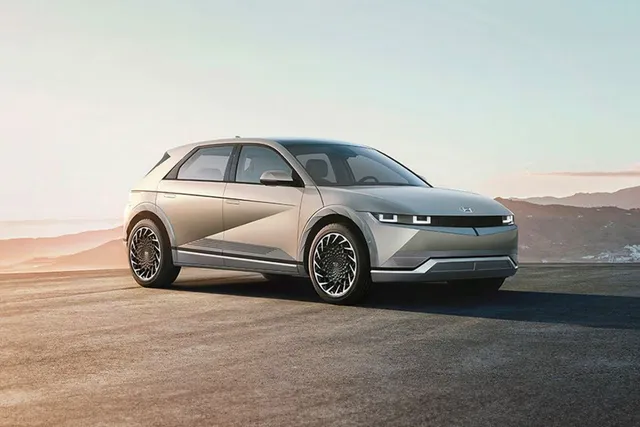 Hyundai Ioniq 5 2026 có tốt không? Giá và sạc 800V