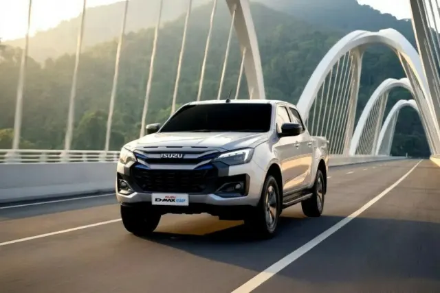 Isuzu D-MAX EV เหมาะกับงานแบบไหน? คำนวณระยะต่อกะและไฟที่ฐาน