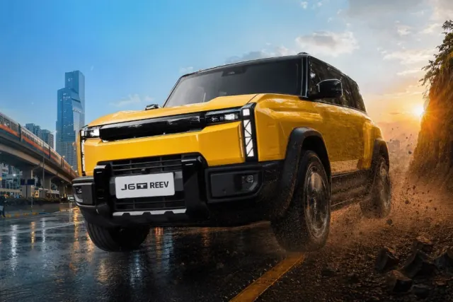 JAECOO 6T REEV 2WD หรือ 4WD? 879,900 กับ 979,900 ต่างกัน 100,000 ได้อะไร
