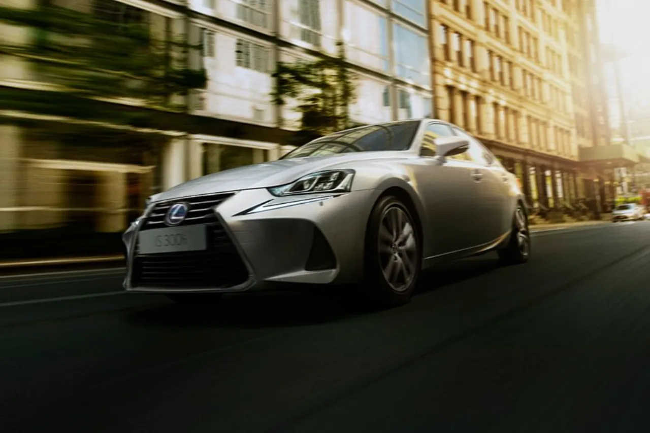 Lexus IS มือสอง ดีไหม? ราคา แยก IS 250/IS 300h และวิธีตรวจ