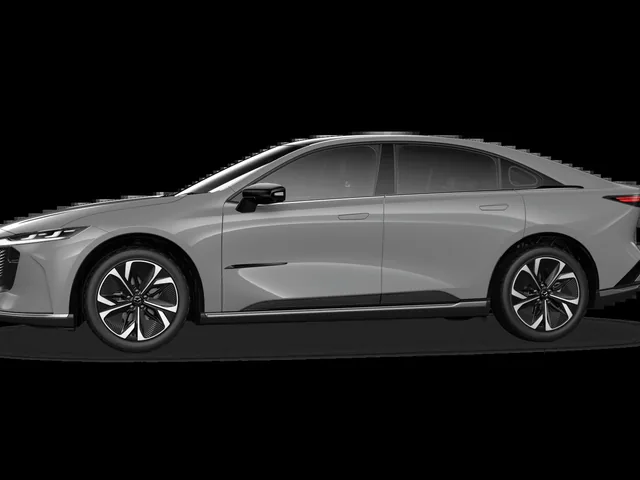 Mazda 6e ต่างกัน 30,000 บาท: Exclusive ได้อะไรเพิ่ม