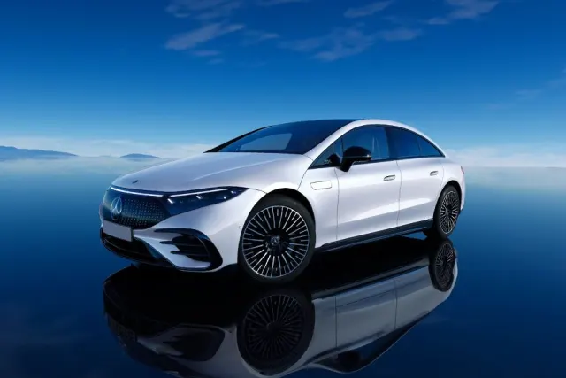 Mercedes EQS 580 4MATIC 2026 có tốt không? Giá và cấu hình thật
