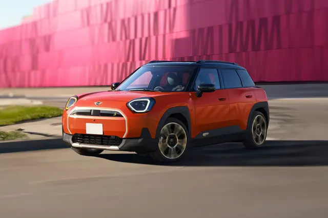 MINI Aceman 2026 có tốt không? Xe điện đô thị giá 2,419 tỷ
