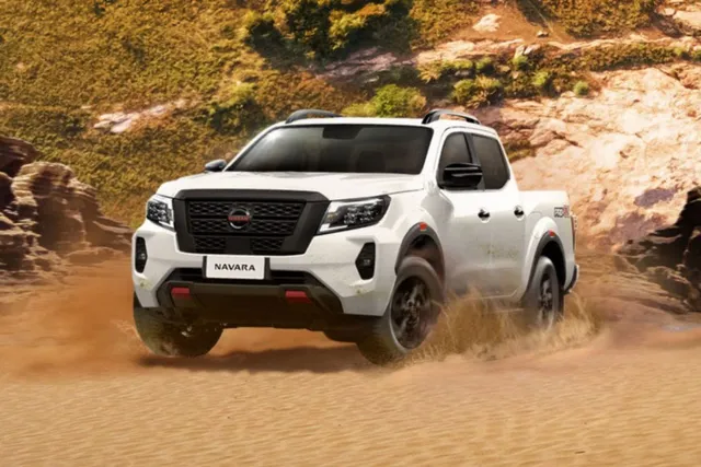 Nissan Navara cũ có nên mua không? 2.5L (2018–2021) vs 2.3 Twin Turbo (2022+)