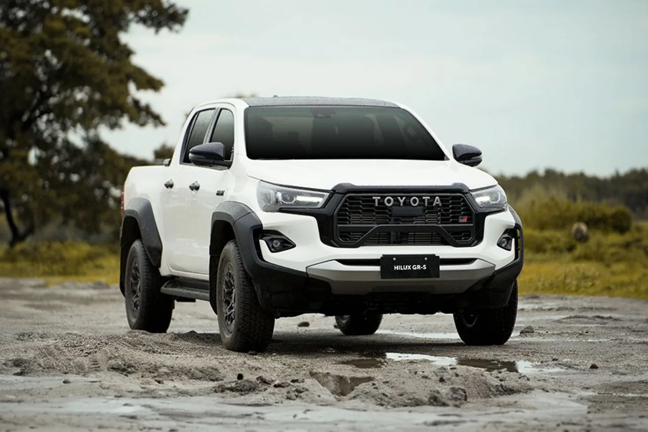 Xe bán tải cũ cho công việc: tải thực, 4x4 và chi phí dừng xe