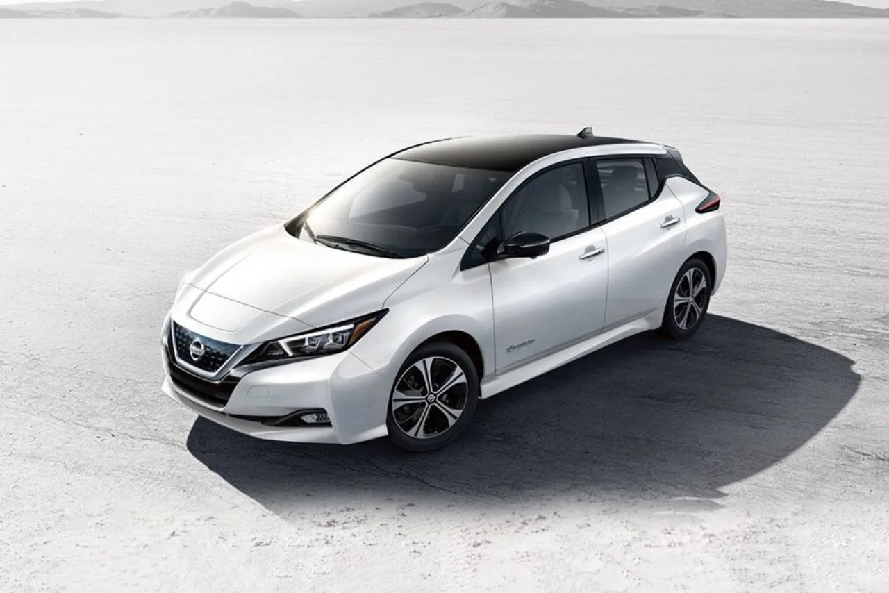 Nissan LEAF ดีไหม? ระยะ 311 กม. WLTC และชาร์จ CHAdeMO 50 kW