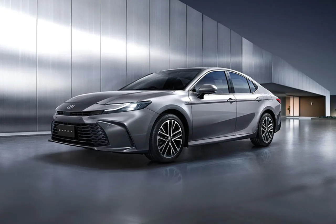 รีวิว Toyota Camry HEV 2026: ดีไหม? พื้นที่ ความคุ้มค่า และเหมาะกับใคร