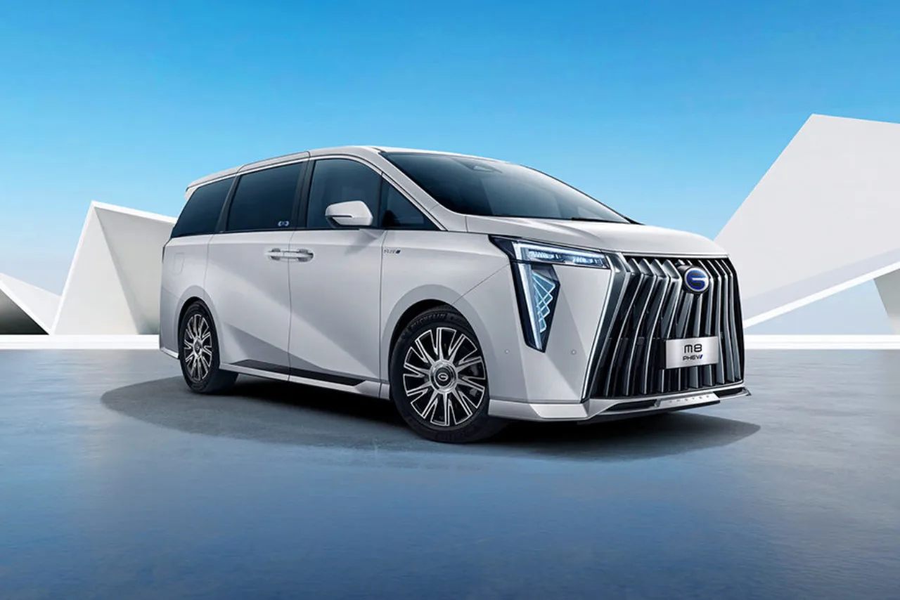 GAC GN8 PHEV ภายในและการชาร์จ