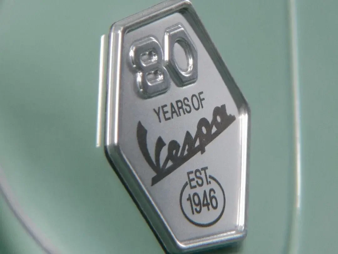Vespa Sprint 80th có đáng tiền? So cùng động cơ và ngân sách sở thích